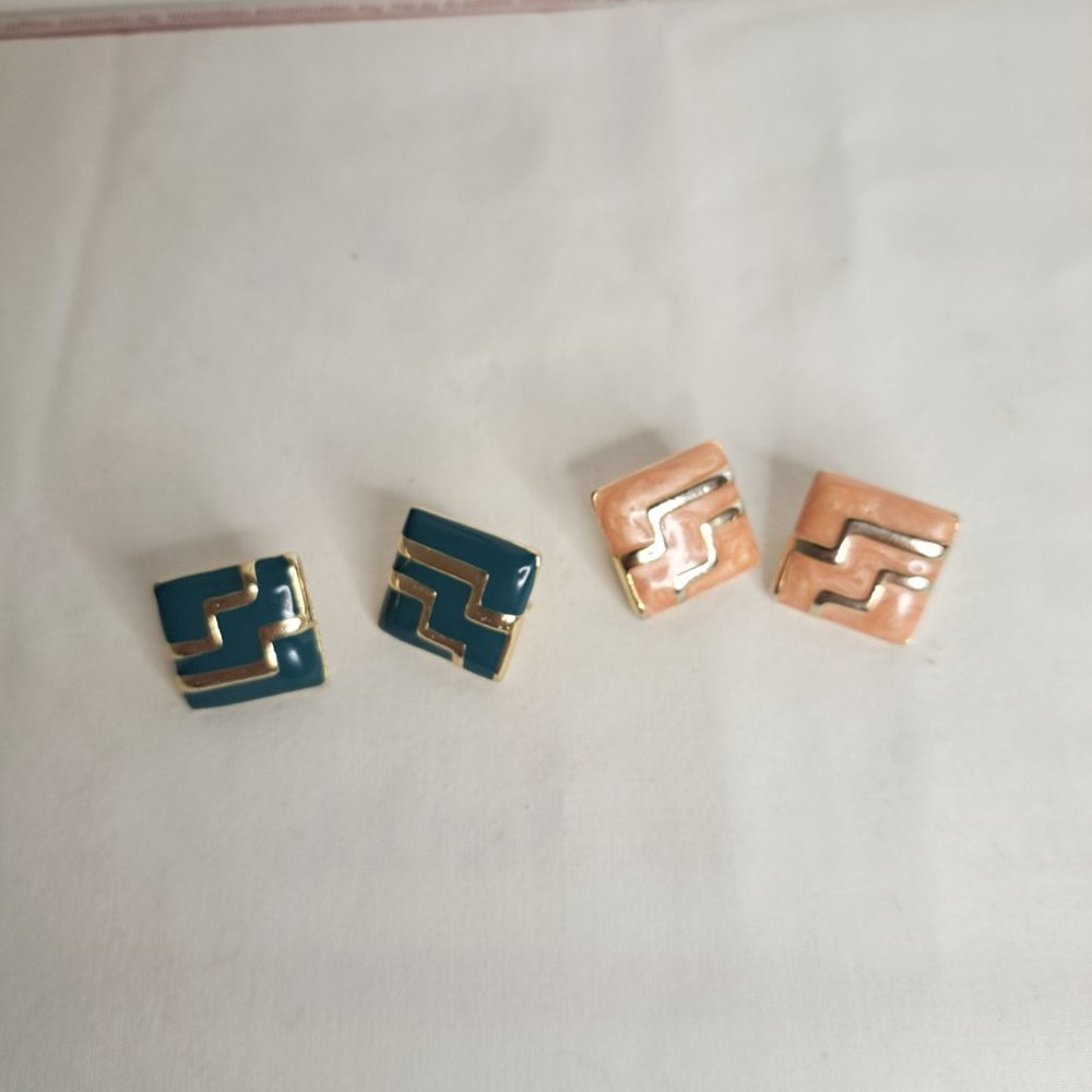Set of 2 VINTAGE 80S Statement Clip Earrings - Picture 4 of 6